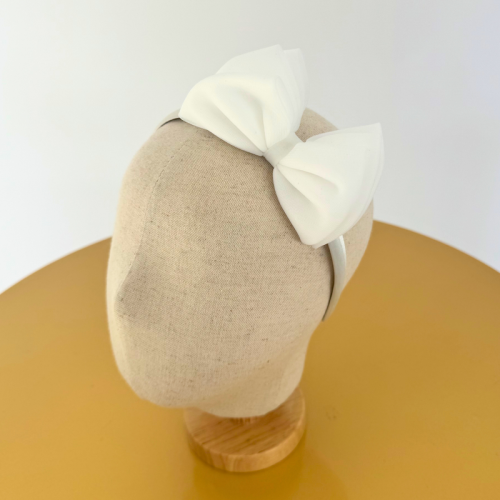 Opaska z potrójną kokardą ecru.png